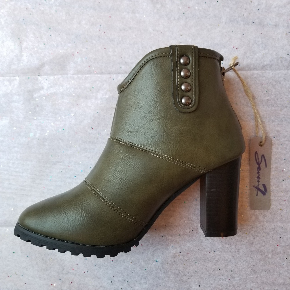 NWT Seven7 Seville Ankle Bootie